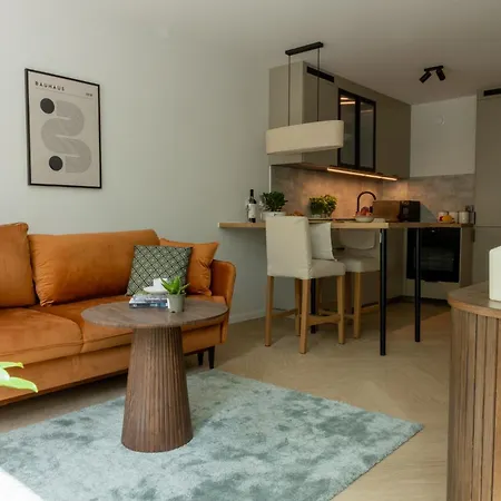 Center By The Subway And Railway Station Apartamento *