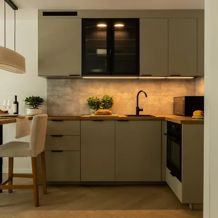 Center By The Subway And Railway Station * Varsóvia