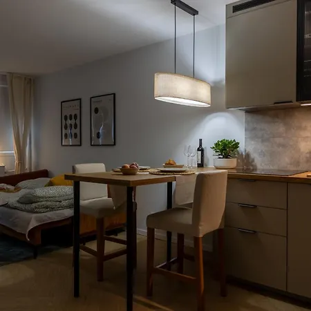 Center By The Subway And Railway Station * Varsóvia
